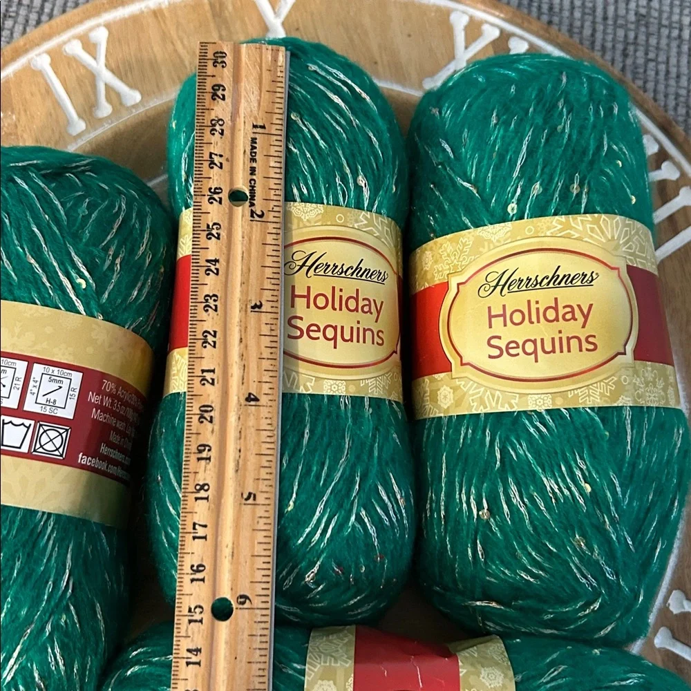 Herrschners yarn x4 skeins holiday sequins mistletoe green acrylic poly blend
